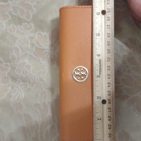 Tory Burch Eye glass case color Orange . - Picture 7 of 8